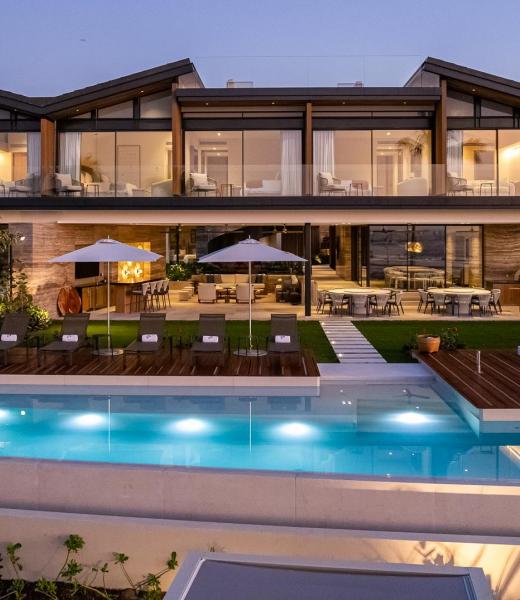 Located in Pacifico Estates, an elite Punta Mita enclave next to The St. Regis Punta Mita Resort, Punta Pacifico Norte offers 9 bedrooms with sleeping capacity of 20 guests . This location offers truly spectacular Pacific Ocean and sunset views, adjacent to the 18th fairway of the Pacifico golf course. With Premier access to Punta Mita Resort...