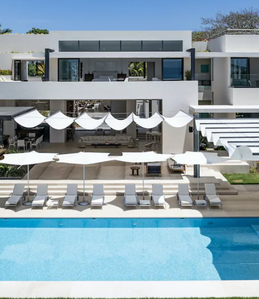 Fronting an expanse of ocean and pristine shoreline, Casa Luna Mar is a private villa rental estate in Punta Mita, Mexico, that seamlessly integrates the residence, the pool, and the beach into unforgettable experiences. Casa Luna Mar offers guests over 10,000 square feet of indoor/outdoor living in a residence that sensuously flows from interior...