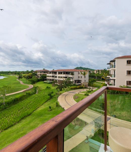 Condo Nautica, a Punta Mita vacation rental, offers the ultimate luxury experience. Guests can enjoy this gorgeous four-bedroom condo in El Encanto, Punta Mita. Condo Nautica has breathtaking ocean views and top-tier amenities in an exclusive brand-new community. Families and groups can relax and recharge in this flawlessly designed, modern, and...